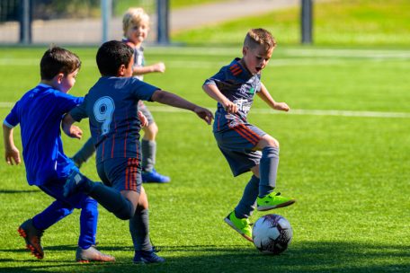 Fotogalerie / 1. Mee Cup: Jugendfußballfest in Bettemburg sorgt für gute Stimmung auf und neben dem Platz
