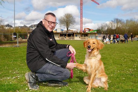 Haustiere / Der Hund zerrt an der Leine? Mit diesen Tipps klappt es mit der Leinenführigkeit