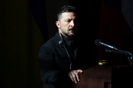 Ukraine / Warnung vor „Explosionen“ bei Siegesparade: Selenskyj-Aussagen sorgen für Unmut in Russland