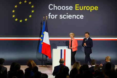 Holt Einstein zurück! / EU will 500 Millionen Euro für Anwerbung von US-Wissenschaftlern investieren