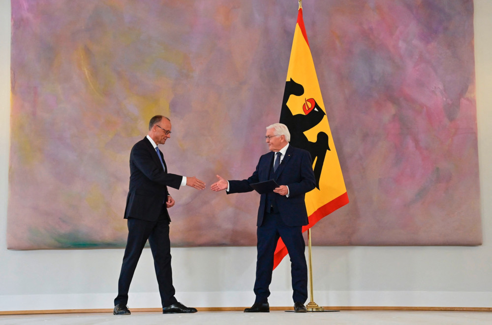 Deutschland / Ein historischer Stolperstart für Friedrich Merz