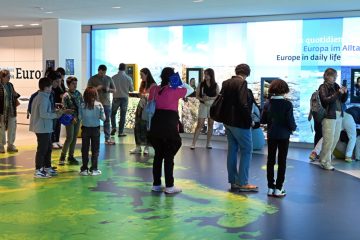 Europatag / Tausende Besucher suchen auf Kirchberg Kontakt zu Europa 