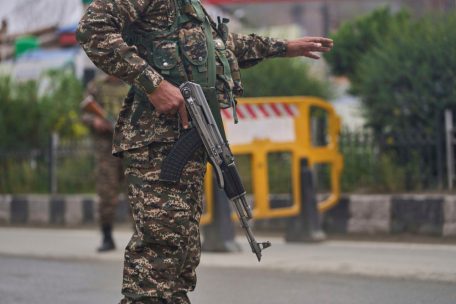 Konflikte / Pakistans Außenminister bestätigt Waffenruhe mit Indien