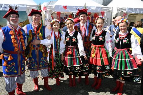 Fotogalerie / Echternach feiert Europa bei strahlendem Sonnenschein und guter Laune