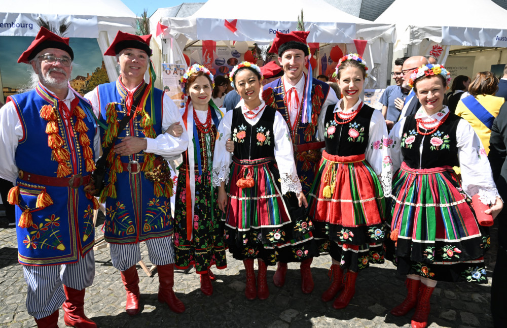 Fotogalerie / Echternach feiert Europa bei strahlendem Sonnenschein und guter Laune