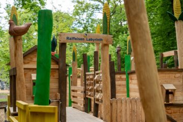 Parc merveilleux / Neuer Kinderspielplatz: Entdeckungsreise im Labyrinth einer Bank