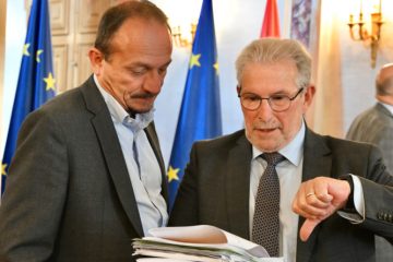 Etat de la nation / „Postkarte aus einem anderen Land“: So reagieren die Parteien auf Friedens Rede