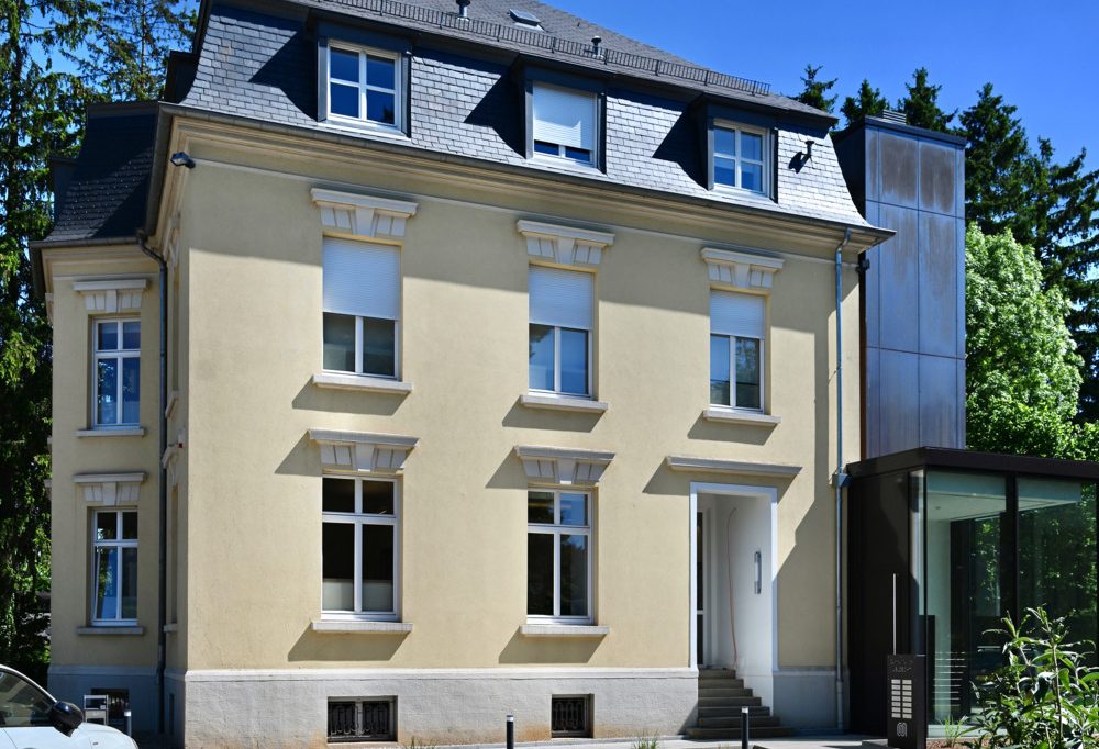 Ein Haus mit Geschichte / Wie eine Ärztegemeinschaft eine traditionsreiche Villa in Esch zum Gesundheitszentrum machte