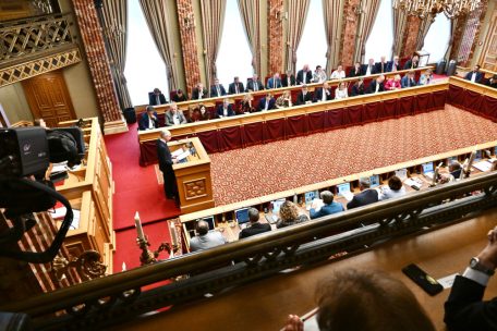 Lage der Nation / Linke Oppositionsparteien üben scharfe Kritik an Premier Luc Friedens Ankündigungen