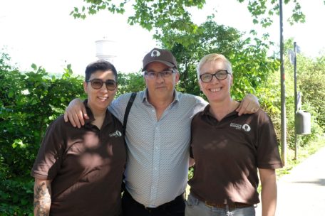Paula Das Neves, Vitor Santos und Maria Mendes, jeweils Vize-Präsidentin, Präsident und Mitglied des „Comité Quartier Schmelz“