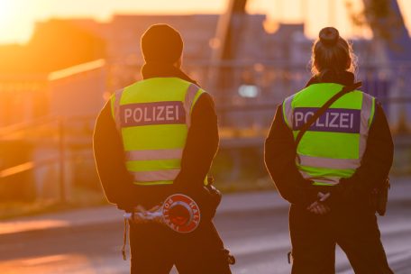 „Wir wollen nicht zurück zu Schlagbäumen“ / Gewerkschaft der Bundespolizei wehrt sich gegen Kritik an Grenzkontrollen