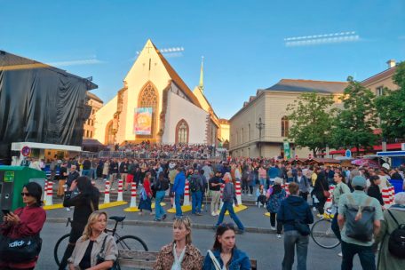Dichtes Gedränge am Eurovision Square
