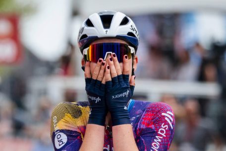 Radsport / Schreiber freut sich über Bredewold-Sieg und Jungels  steigt nach Sturz aus
