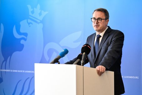 Luxemburgs Außenminister Xavier Bettel spricht der UN-Hilfsorganisation für die Palästinenser, UNRWA, weiterhin sein Vertrauen aus