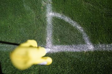 Sport-Kurznachrichten / Wirbel in der 3. Fußball-Division und ein Halbfinale bei der Kletter-EM