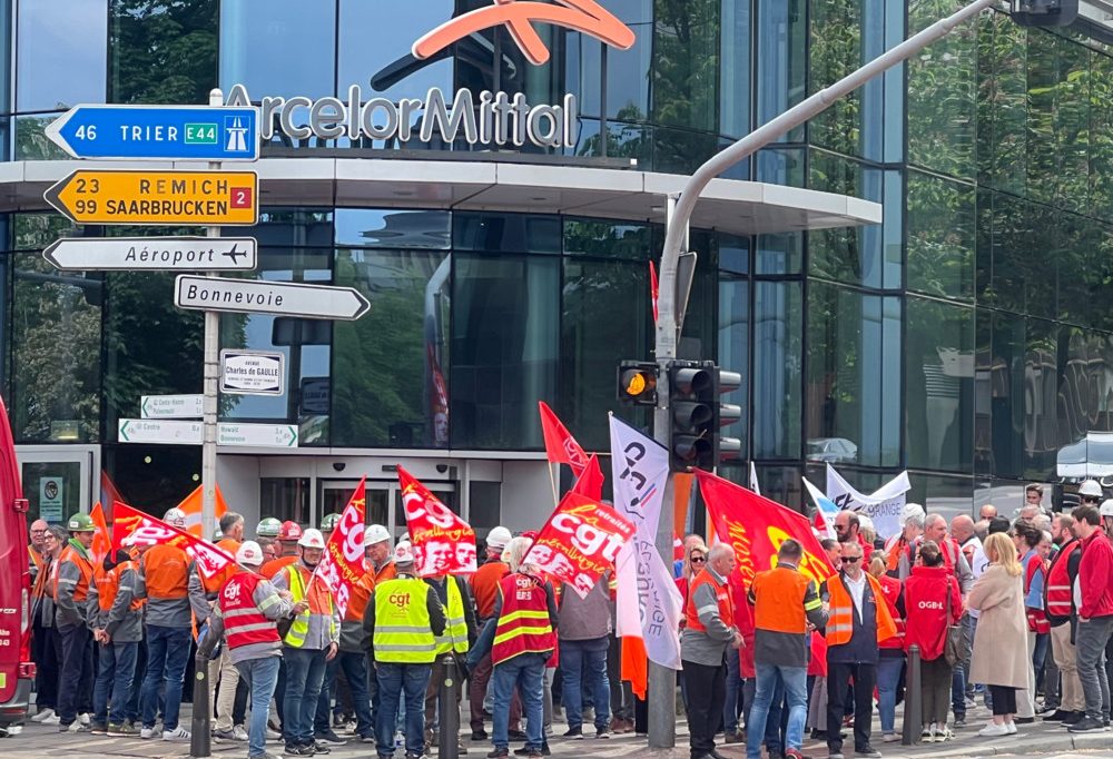 ArcelorMittal / Gewerkschaften protestieren vor Luxemburger Hauptsitz gegen Jobverlagerung nach Indien