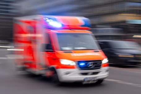 Dillingen / Frau fährt auf A8 Richtung Luxemburg gegen Leitplanke und stirbt