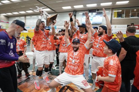 Handball-Meister / Die Red Boys sind nach neun Jahren zurück auf dem Thron