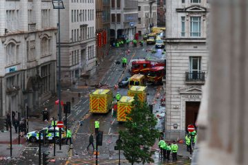 Mehrere Verletzte / Auto fährt in Liverpool in Menschenmenge: 53-Jähriger in Liverpool festgenommen