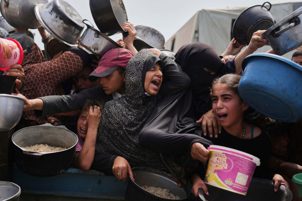 Nahostkonflikt / Gaza-Stiftung verteilt erste Hilfen – Hamas fordert Boykott