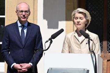 Ehrung in Aachen / Frieden hält Karlspreis-Rede für Von der Leyen: „Müssen unsere Regulierungen vereinfachen“