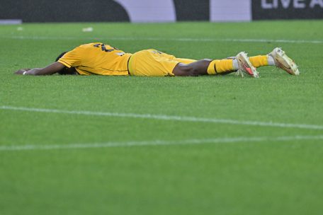 Am Boden zerstört: Guilain Zrankeon (F91) verschoss als einziger Spieler seinen Elfmeter