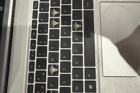 So sieht ein Laptop nach einer Woche harter Arbeit in Andorra aus