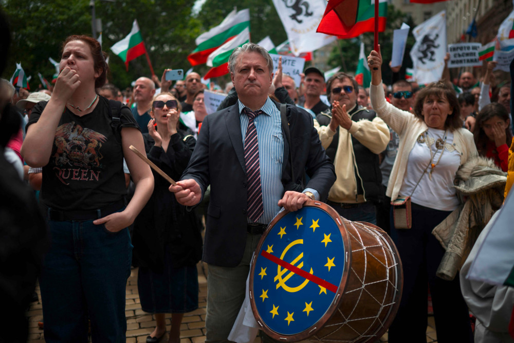 Bulgarien / Nationalistische und prorussische Kräfte rufen zur Verteidigung des vertrauten „Löwen“ auf