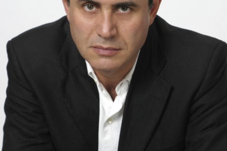 Nouriel Roubini ist leitender Berater bei Hudson Bay Capital Management LP und Professor emeritus an der Stern School of Business der New York University. Er ist der Verfasser mehrerer Bücher, darunter zuletzt „Megathreats: 10 Bedrohungen unserer Zukunft – und wie wir sie überleben“ (Ariston, 2022).