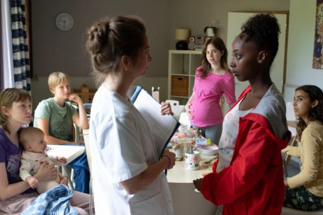 „Jeunes mères“ (en salles) / Rencontre avec les frères Dardenne qui plantent leur caméra au cœur d’une maison maternelle