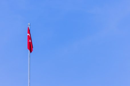 Türkei / 14-jähriges Mädchen stirbt bei Erdbeben der Stärke 5,8 an Westküste