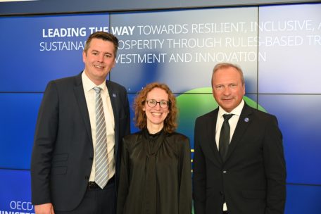 Lex Delles und Gilles Roth mit Nadia Ernzer, „Permanent Representative of Luxembourg to the OECD“