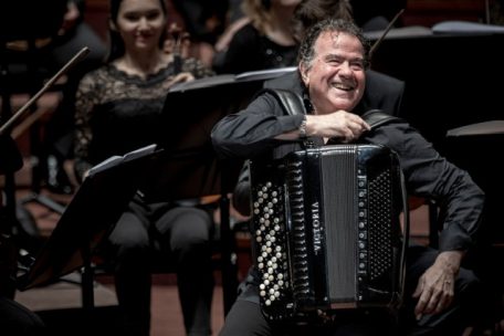 Alain spannt den Bogen / Mit den Solistes Européens Luxembourg und Sabine Weyer in die Sommerpause