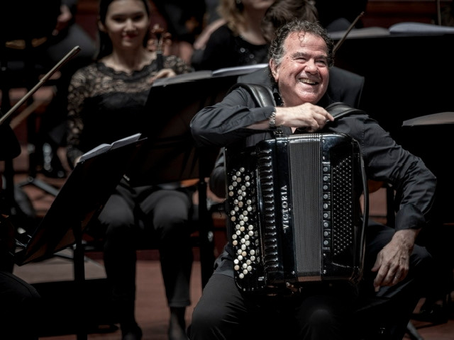 Alain spannt den Bogen / Mit den Solistes Européens Luxembourg und Sabine Weyer in die Sommerpause