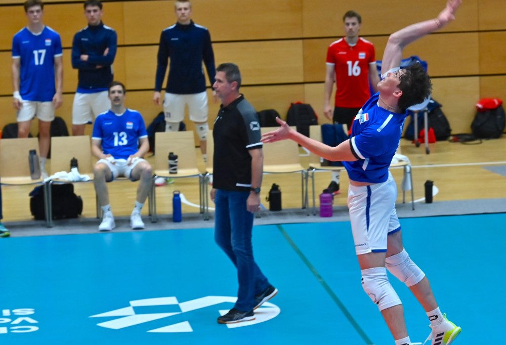 Volleyball / Mit Wille zum Erfolg: FLVB-Herren schlagen Österreich 3:1