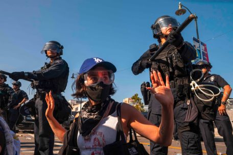 Proteste in den USA / Hunderte Soldaten stehen in Los Angeles bereit –  Versammlungsverbot für Innenstadt erlassen