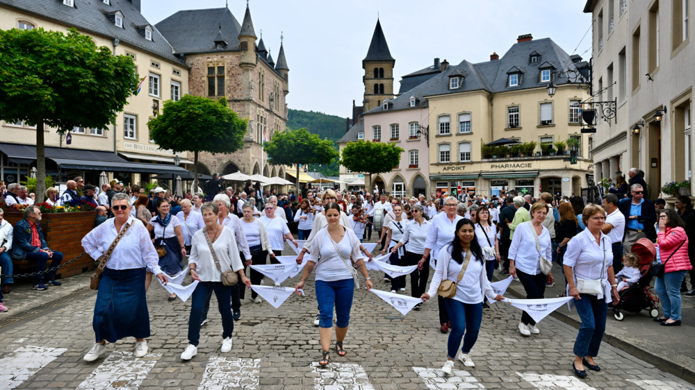 Echternach / Wo die Kirche Seitensprünge duldet: Tausende kommen zur Springprozession 