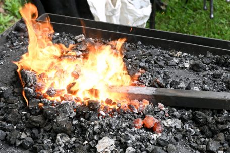 Spezielle Kohlen sorgen für extrem hohe Temperaturen