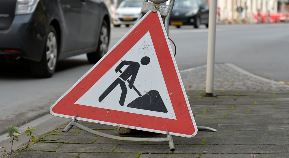 Austausch von Straßenlaternen / Fahrer müssen in kommenden Tagen mit Verkehrsbehinderungen in Differdingen rechnen