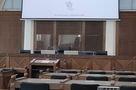 Zwei Tage sind für den Prozess in der Kriminalkammer angesetzt. Die Fortsetzung folgt am Freitag.