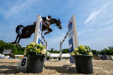 Odile Gierech und Kiss-Me überzeugten im ersten Qualifikationsspringen für den Grand Prix mit Rang zwei