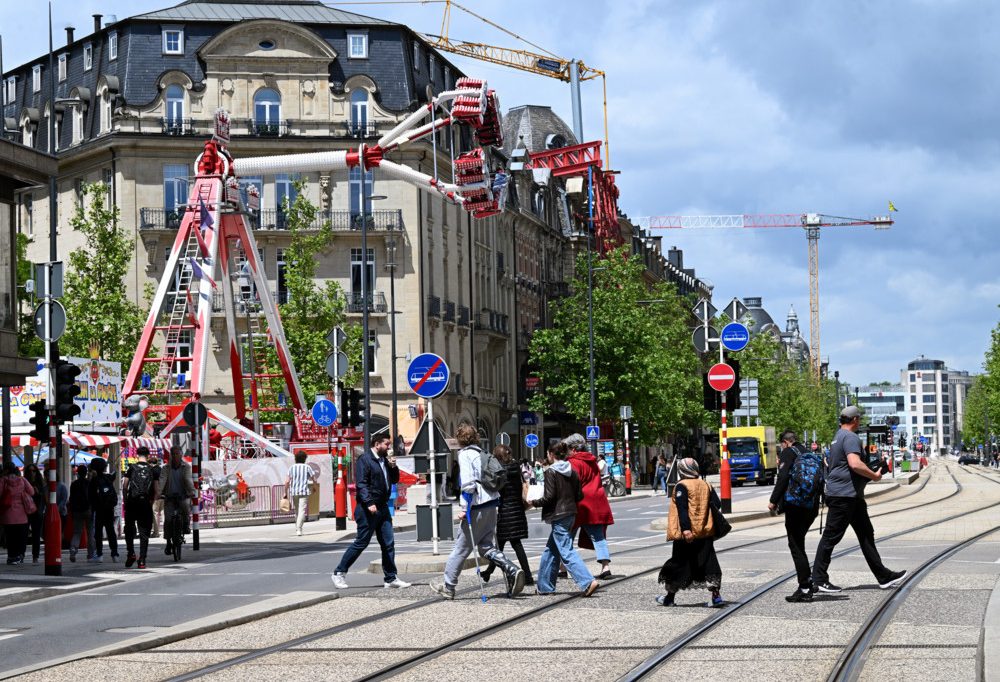 Luxemburg / Kirmes im Bahnhofsviertel: „Paräisser Plaz“ verwandelt sich wieder in Festplatz