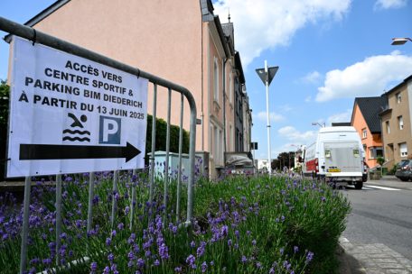 Die ausgehängten Verkehrsschilder sind nicht immer gut sichtbar