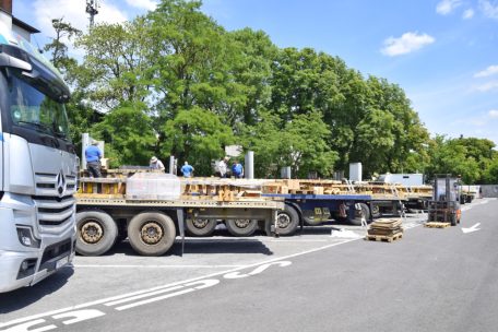 Das Feuerwerk ist auf insgesamt neun Trailern aufgebaut