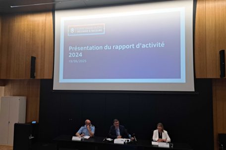 V.l.: Paul Schroeder, Alain Becker und Lydie Polfer werfen einen Blick zurück auf das Jahr 2024