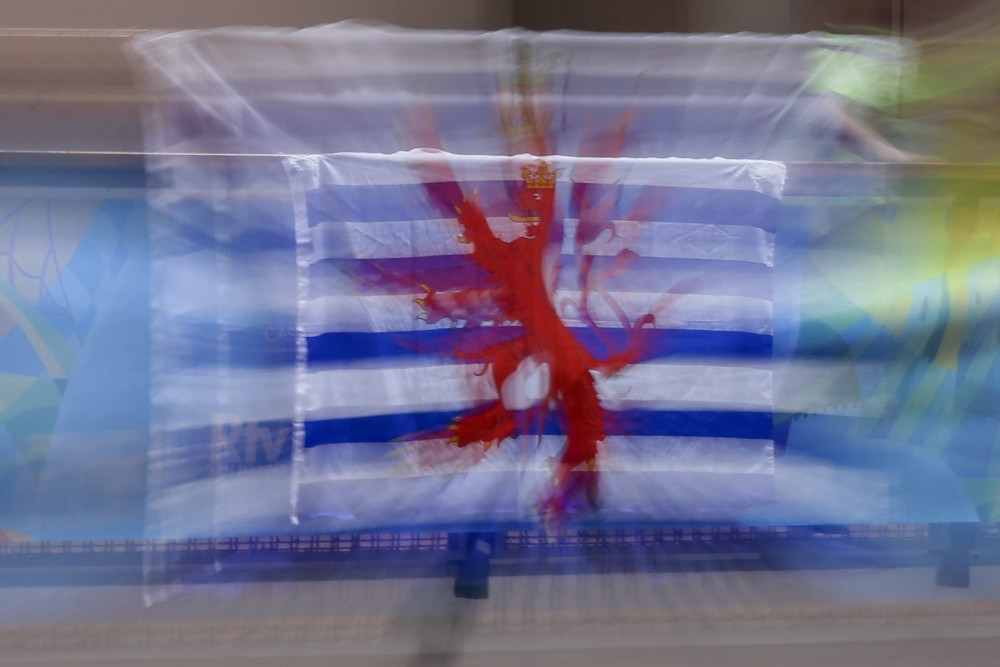 Der Politflüsterer / Vive Lëtzebuerg! Vive de Grand-Duc! A vive ee geholl!