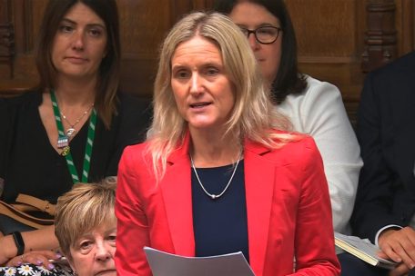 Großbritannien / Nach monatelanger Debatte: Londoner Unterhaus macht Weg für Sterbehilfe frei