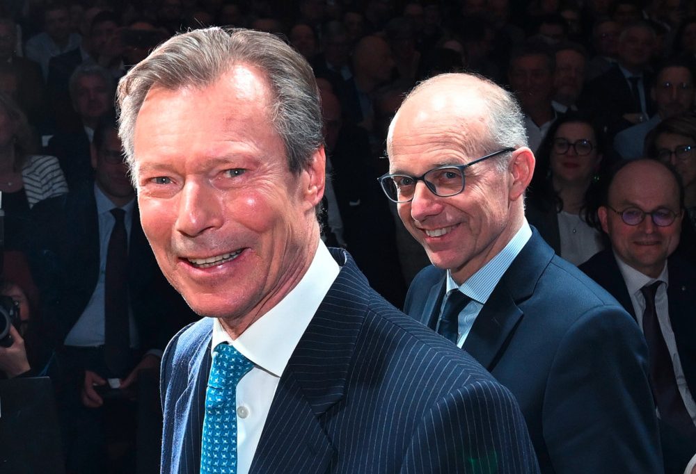 Editorial / Monarchie und Alltag: Der Hengover nach 25 Jahren