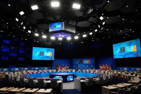 35 Milliarden Euro / Nato sichert Ukraine weitere Hilfe zu