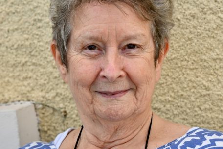 Monique kann sich nicht so richtig mit der Ruhe im Dorf anfreunden